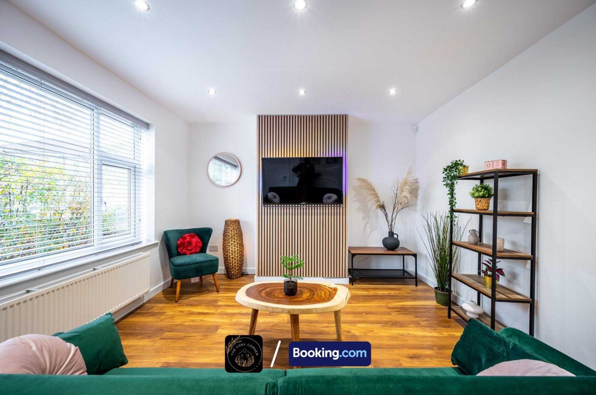 Cosy Corner: 3-bedroom House With Garden And Free Parking Manchester